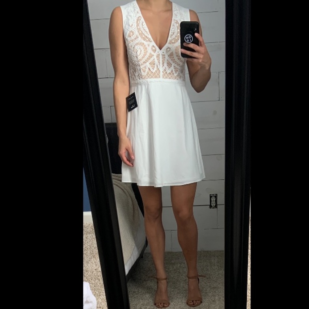 HP!! Lulu’s stitched white skater dress, NWT